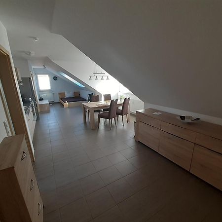 Fewo Steinhohle, Dg 45Qm, 1 Schlafzimmer & 1 Wohn-Esszimmer Mit Bett Sulzbach am Main Exterior foto