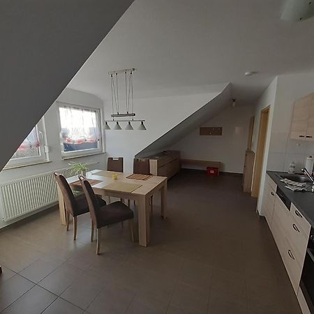Fewo Steinhohle, Dg 45Qm, 1 Schlafzimmer & 1 Wohn-Esszimmer Mit Bett Sulzbach am Main Exterior foto